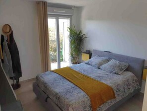 1 chambre, fer et planche Ă repasser, Wi-Fi, draps fournis