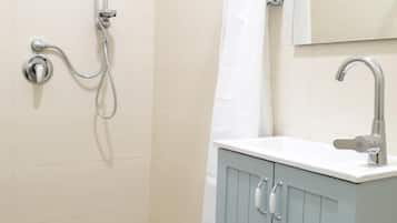 Basic Room | Pancuran Bilik Mandi