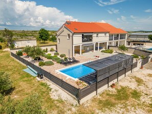 Exterior - Villa Silentium, rural area, heated pool, volleyball court, children's playground (Benkovac)