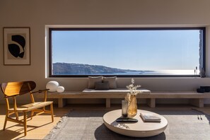 Villa, 5 Schlafzimmer, eigener Pool | Wohnbereich | Flachbildfernseher