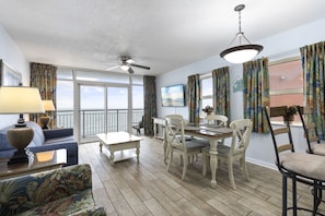 Signature Condo, 2 Bedrooms, Ocean View, Oceanfront | Living room