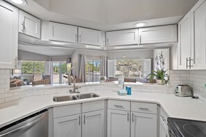 Fridge, microwave, oven, stovetop - Walk to the Beach ~ Golf Cart ~ Neighborhood Pool ~ Pet Friendly (Miramar Beach)