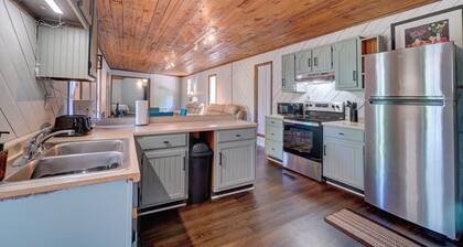 2 Spacious Homes near Knoxville - 6BRs, sleeps 16