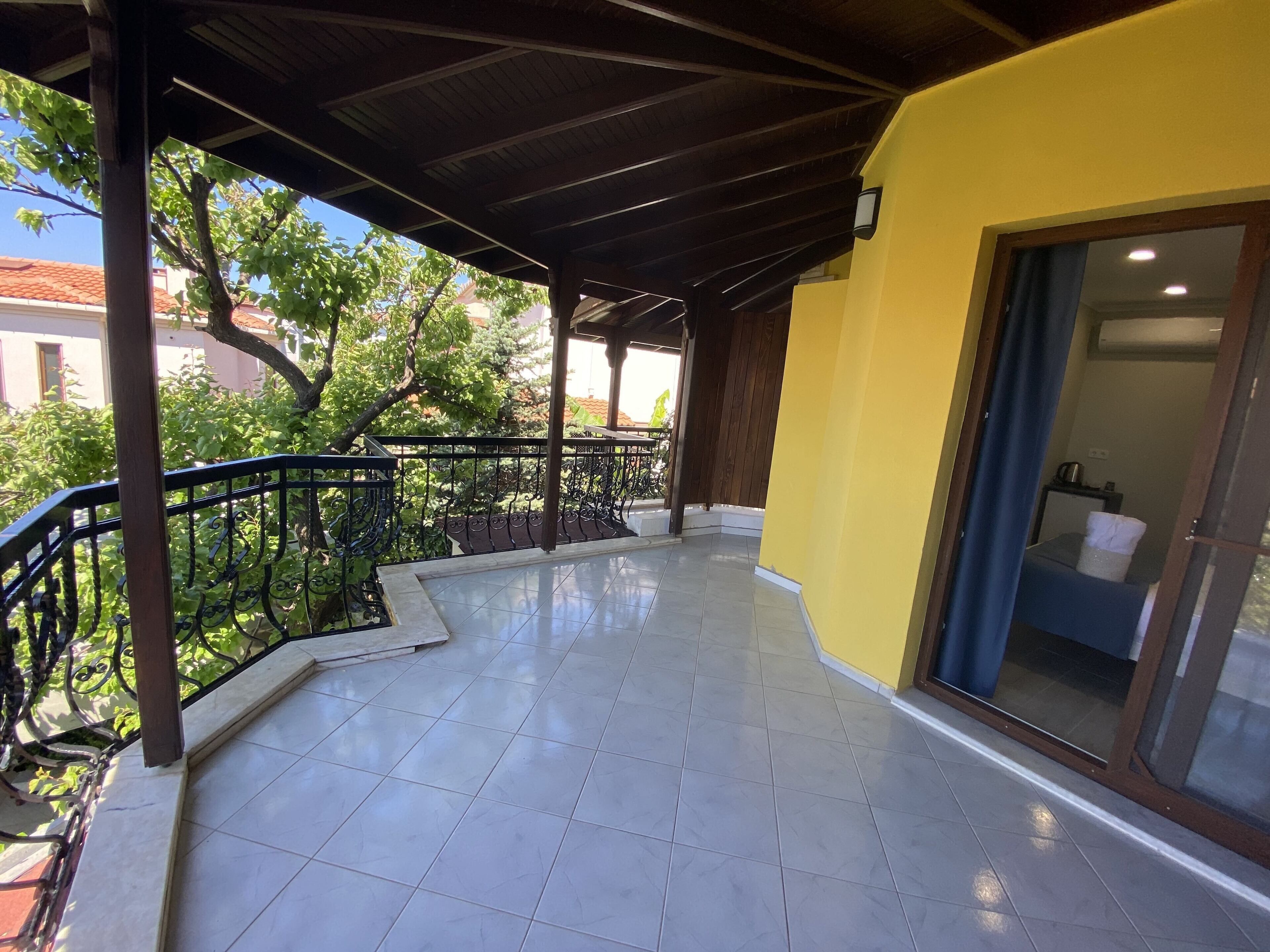 Standard Double Room, Sea View | Free minibar items, free WiFi, bed sheets