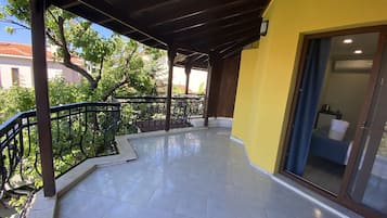 Standard Double Room, Sea View | Free minibar items, free WiFi, bed sheets