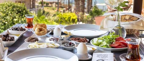 Free daily local cuisine breakfast