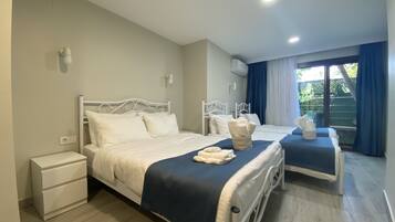 Free minibar items, free WiFi, bed sheets