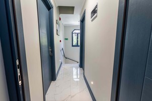Free minibar items, free WiFi, bed sheets