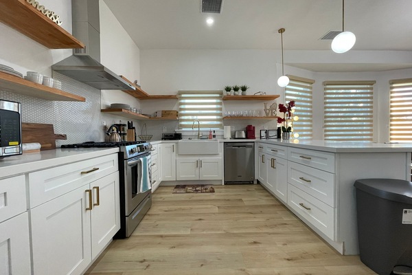 KĂŒhlschrank, Mikrowelle, Ofen, Herdplatte