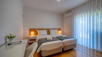 Individueel gedecoreerd, een bureau, een laptopwerkplek, gratis wifi