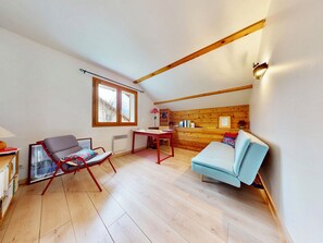 TV, fireplace, DVD player