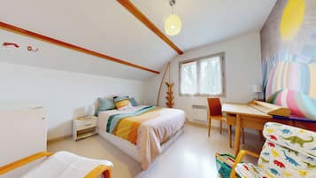 4 bedrooms, iron/ironing board, WiFi