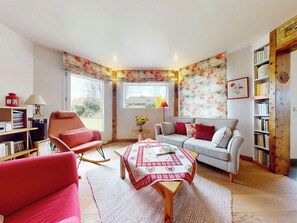 TV, fireplace, DVD player