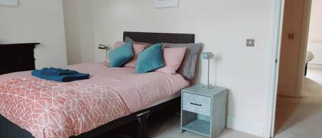 Apartment, Multiple Beds