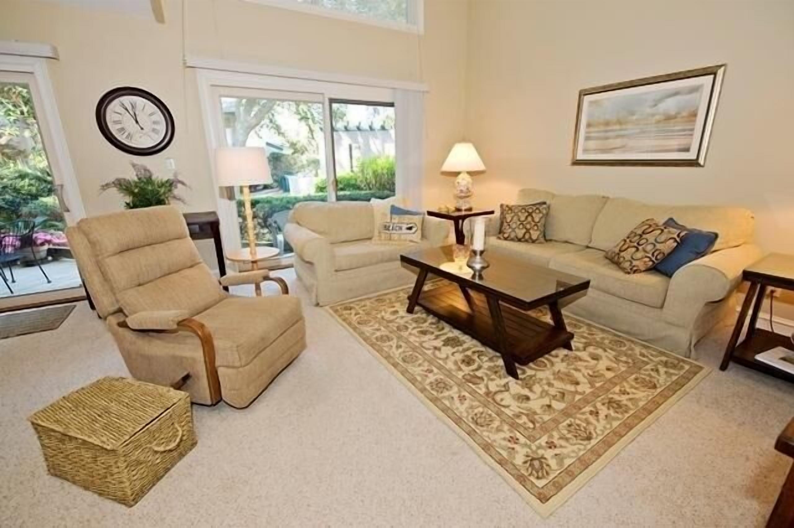 Enchanting 2-Bdrm Villa w/ private deck, just steps to Resort pool