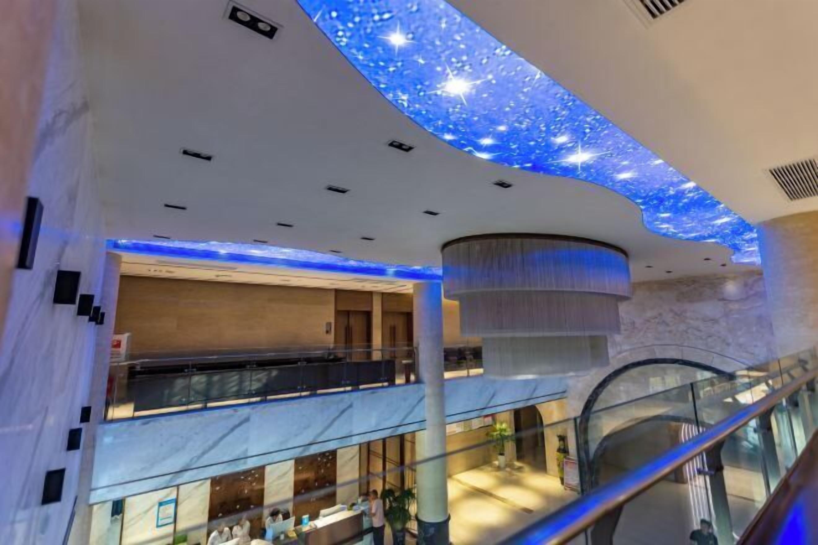 المنشأة من الداخل