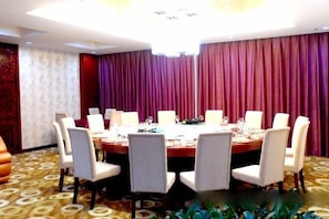Restaurant - ZhuoYue Tianhe Hotel (Yunxi)