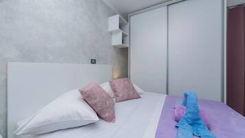 Apartment (Two Bedroom Apartment with Terrace)