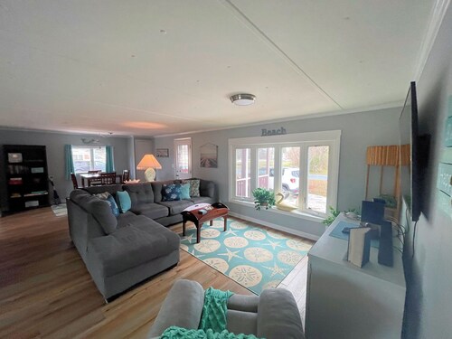 Sea Ridge-Pet Friendly-Fenced Yard/Firepit-Screened Porch,NO LINENS PROVIDED