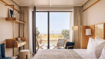 Superior Deluxe Room | Frigobar, cofres nos quartos, escrivaninha, quartos à prova de som