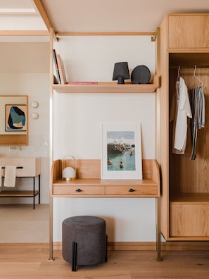 Master Suite with Panoramic Ocean View | Minibar, Zimmersafe, Schreibtisch, schallisolierte Zimmer