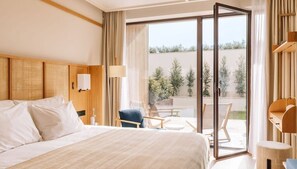Familienzimmer, 2 Schlafzimmer, Terrasse, Gartenblick | Minibar, Zimmersafe, Schreibtisch, schallisolierte Zimmer