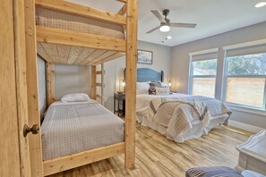 3 bedrooms, WiFi, bed sheets