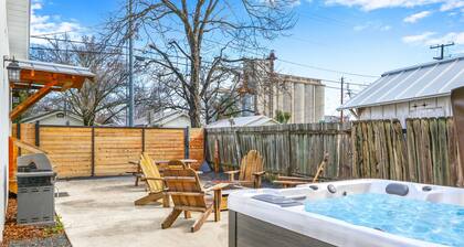 Bridge Haus I Minutes from popular New Braunfels Attractions!