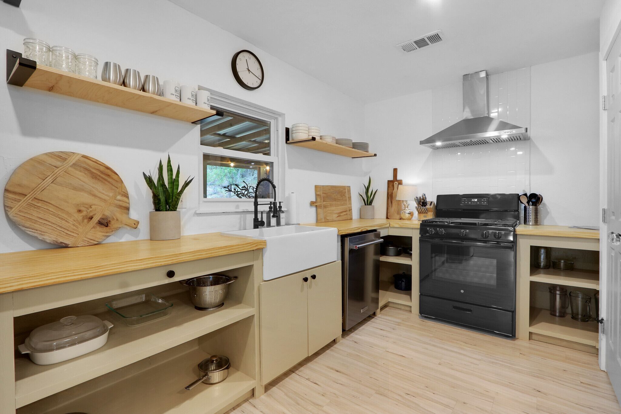 Good Day House I Just minutes from downtown Wimberley