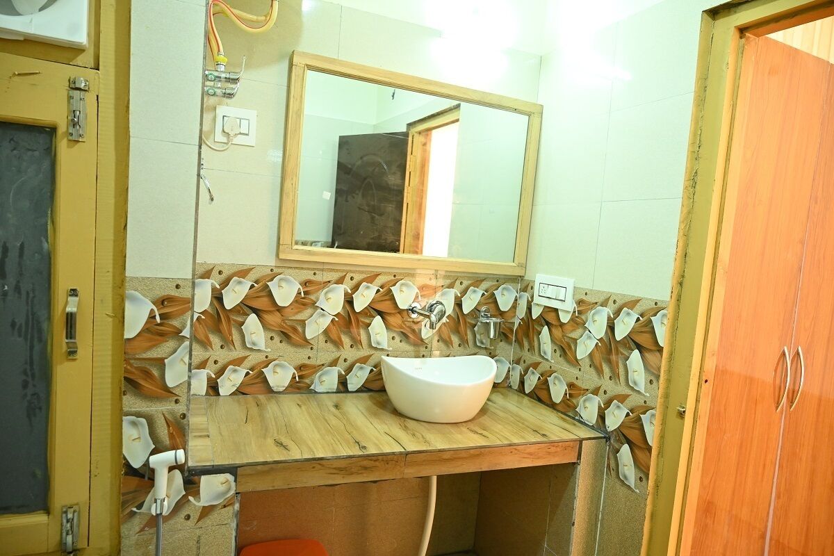 Free toiletries, towels