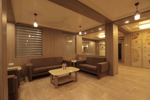 Front of property - Pride Biznotel Gir Sasan (Mendarda)