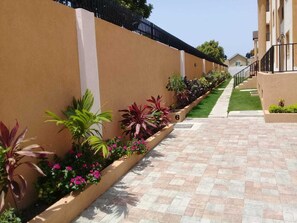 المنطقة المحيطة بالمنشأة