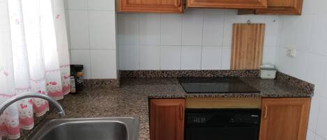 Fridge, microwave, oven, coffee/tea maker