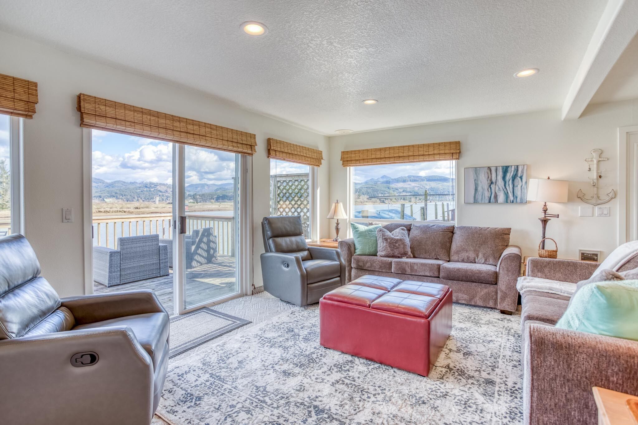 Nehalem Riverfront Home has Private Dock, Ten Minutes to the Beach in Manzanita!