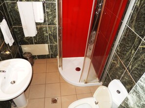 Bañera y ducha independientes, cabezal de ducha con hidromasaje