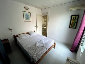 2 عدّة غرف نوم وواي فاي وملاءات أسرّة