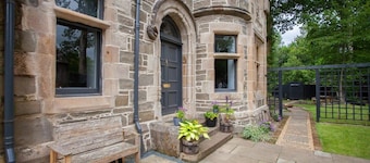 Spacious South Lodge with Hot Tub Balloch