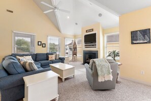 TV, fireplace
