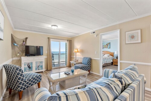 PierView 308: Oceanfront Condo with Community Pool