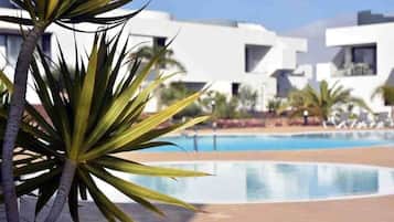 Piscina all'aperto, una piscina riscaldata