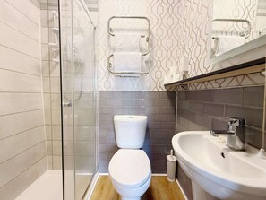 Shower, towels