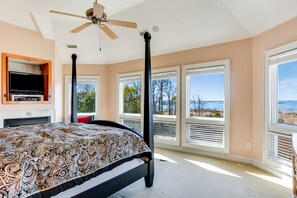 6 bedrooms, iron/ironing board, WiFi, bed sheets