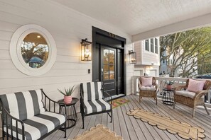 Terrace/patio - Two Easy: Private Pool | Hot Tub (Corolla)