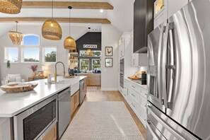 Fridge, microwave, oven, stovetop - Two Easy: Private Pool | Hot Tub (Corolla)