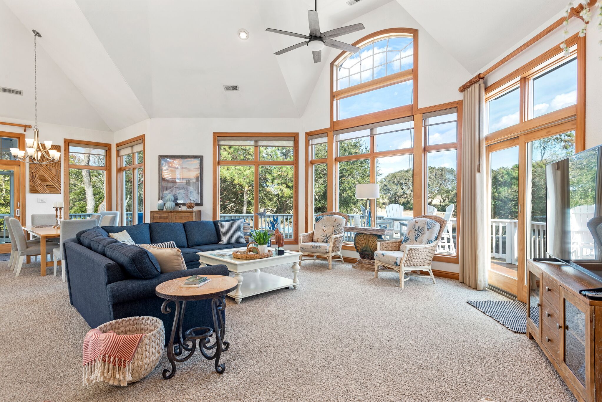 TV, DVD-spiller og fotballspill