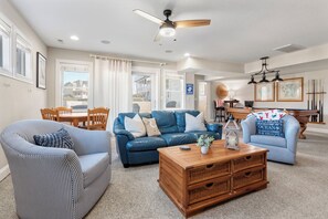TV, fireplace, DVD player - It's 5 O'clock Somewhere: Pool, Spa, Club Access (Corolla)