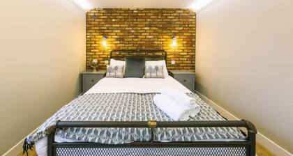 One Bedroom Apartment in Fantastic Location