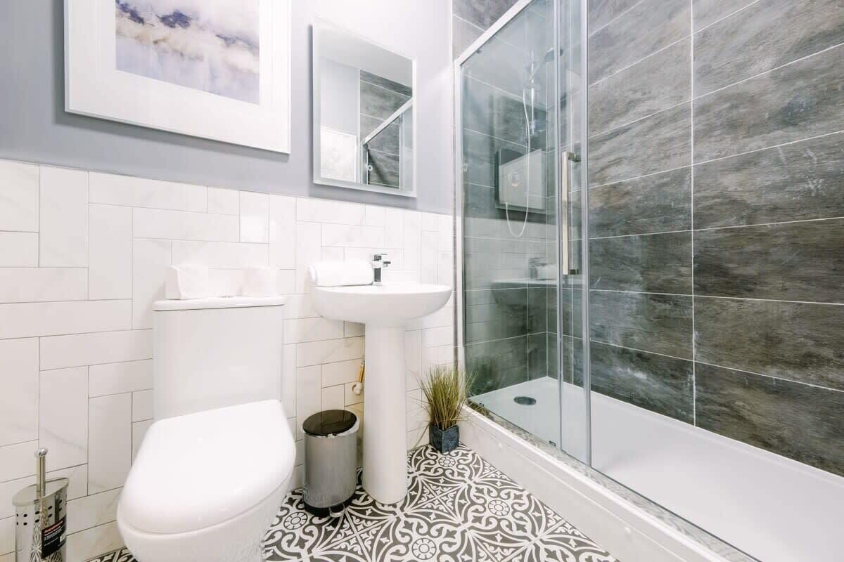 Douche, serviettes fournies