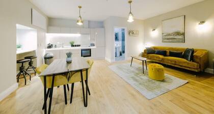 Brand New 1 Bedroom Apartment Close to MOD