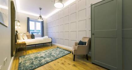 Brand New 1 Bedroom Apartment Close to Cribbs Causeway!